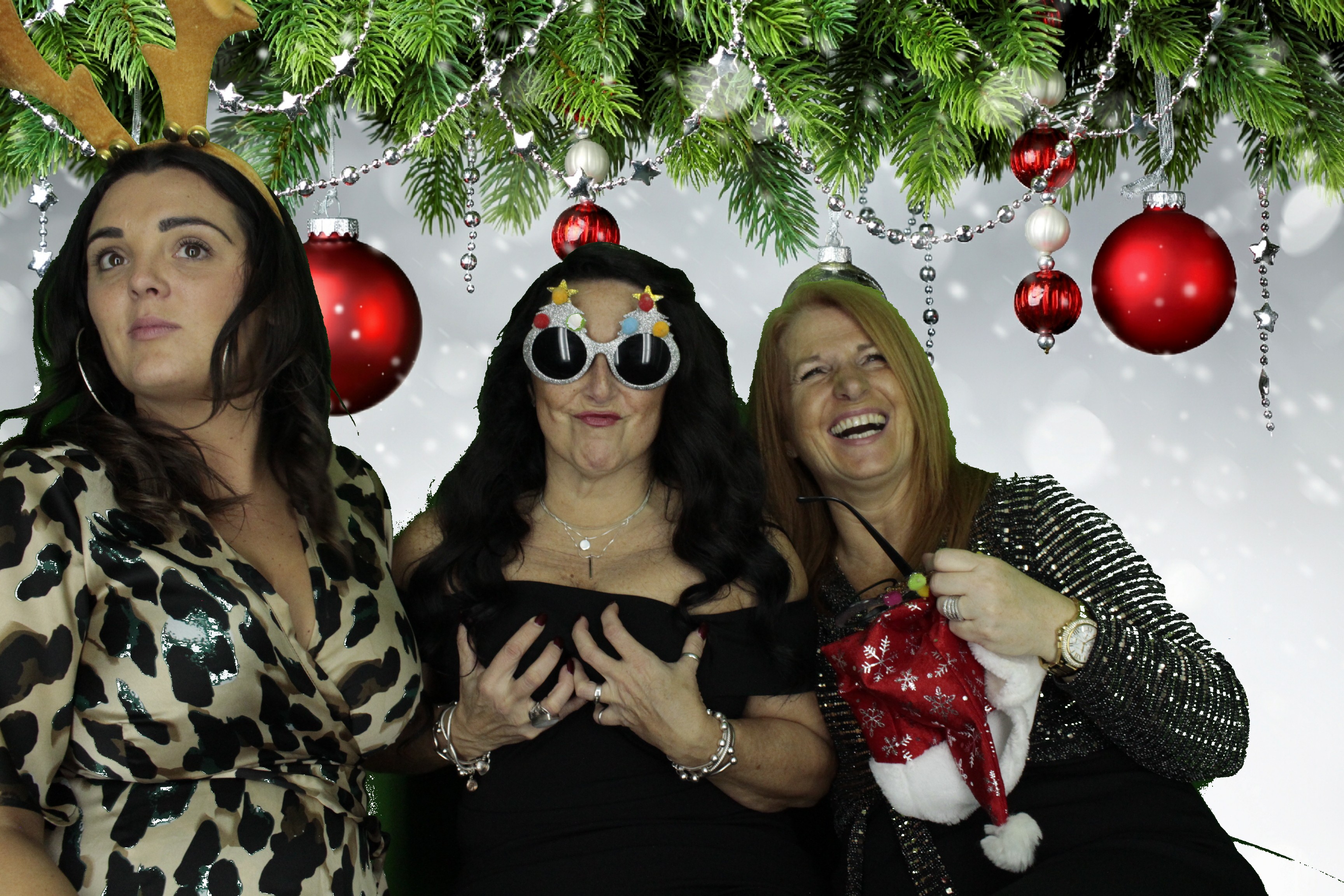Silvermere Christmas Party | View more photos from the event at gallery.myphotoboothexperience.co.uk/u/MyPhotoBoothExperienceLtd/Silvermere-Christmas-Party-3